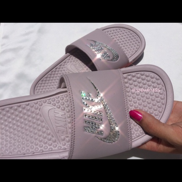 ✨SIZE 8 LEFT !!NEW Swarovski Crystal Nike Slides✨ - Picture 3 of 4